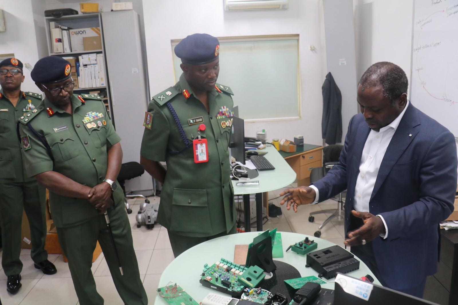 Major General Shaffaru visited the Hardware Department